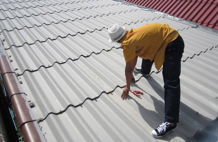 Outdoor Makeover Roofing:  Roof Cleaning Near Me