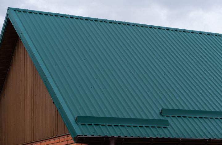 Outdoor Makeover Roofing: Metal Roof